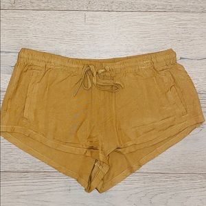 Cute yellow shorts